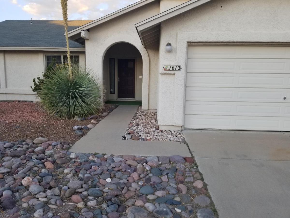 Quiet Neighborhood Off La Canada Tucson Bagian luar foto